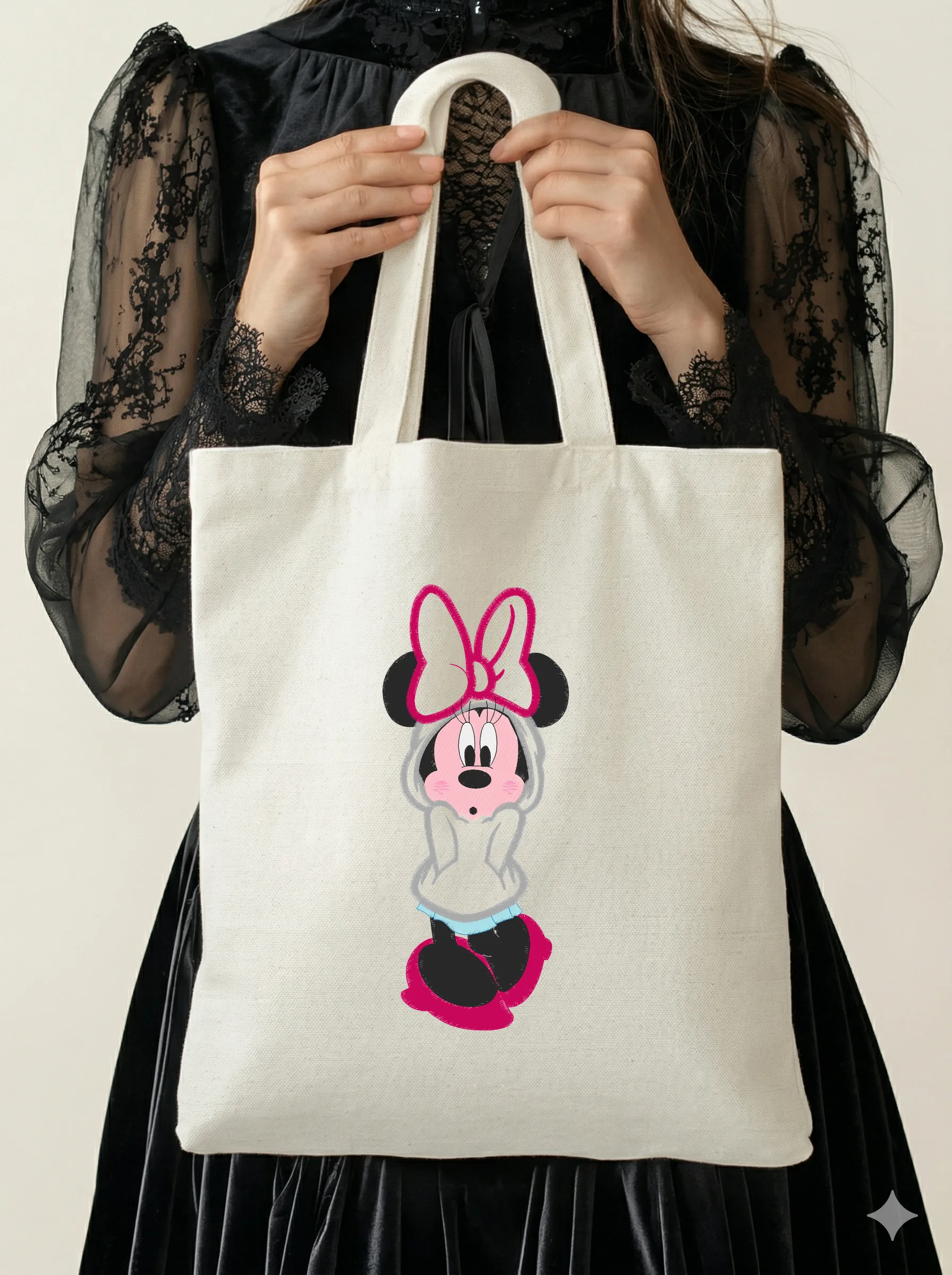 Минни Маус в худи (миниатюра 5)