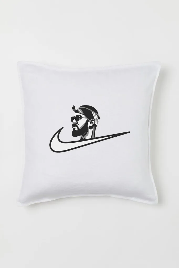 Стильный силуэт Nike (миниатюра 2)