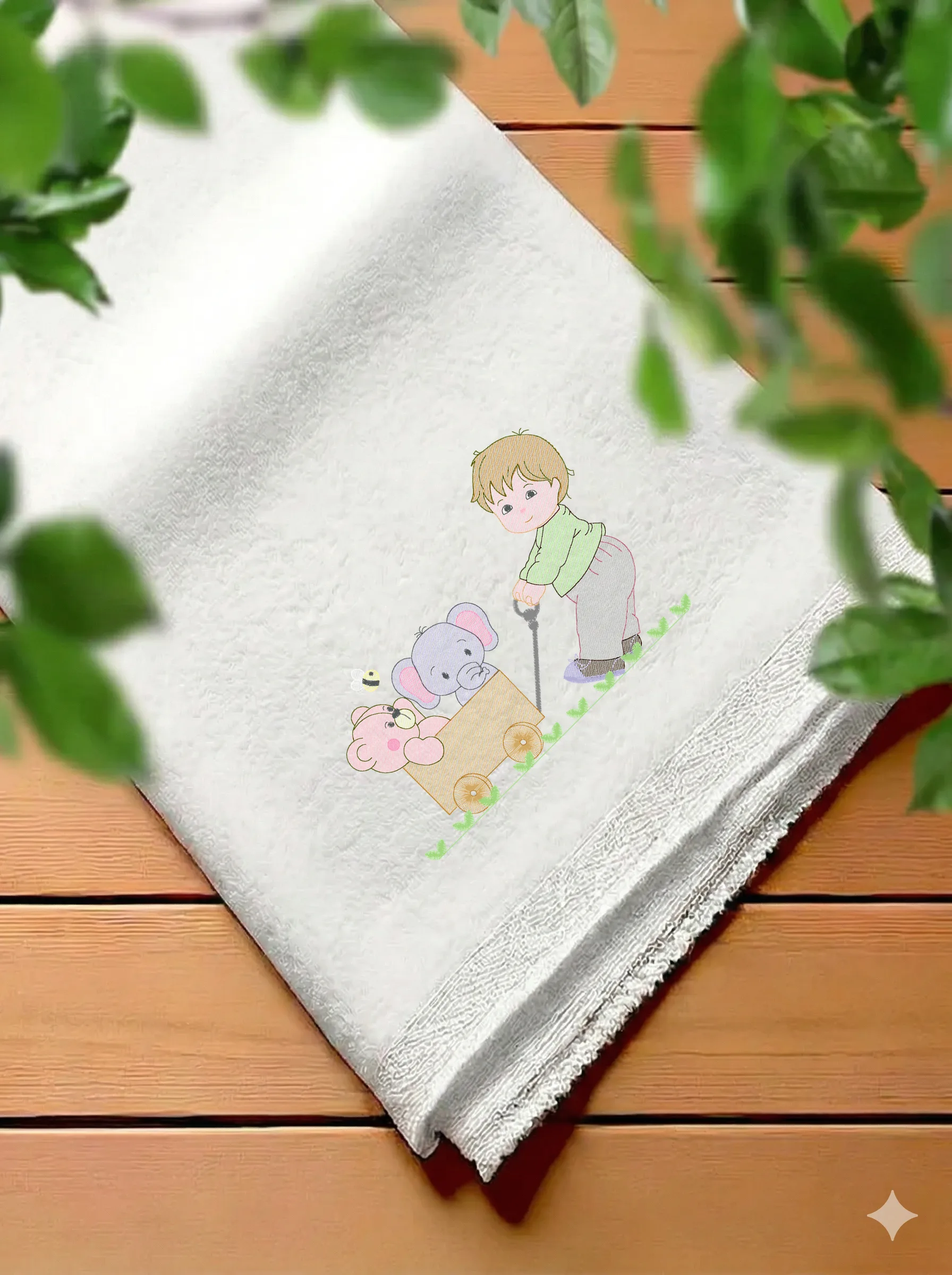 Малыш с игрушками (миниатюра 7)