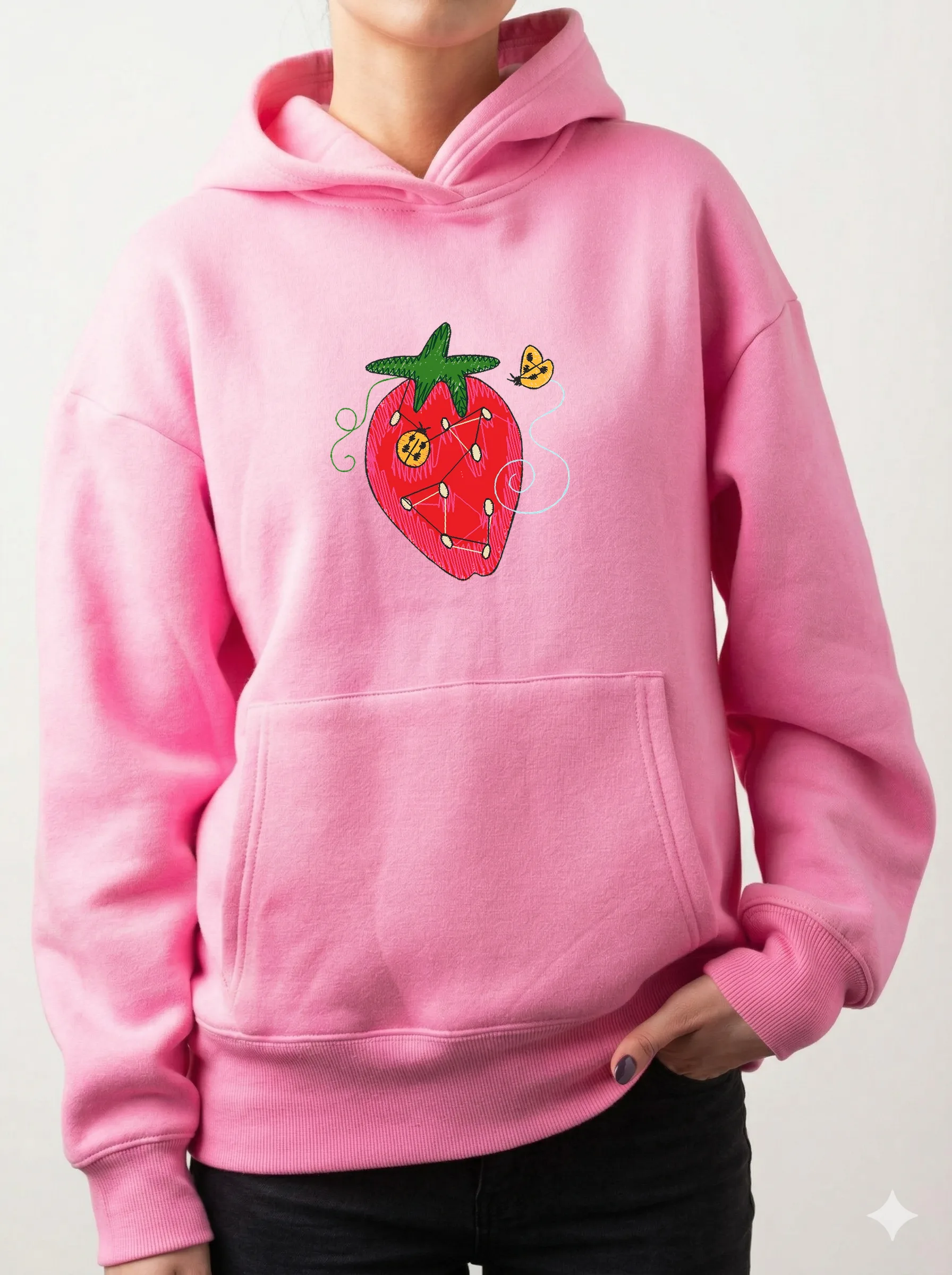 Сочная клубника с бабочкой (миниатюра 12)