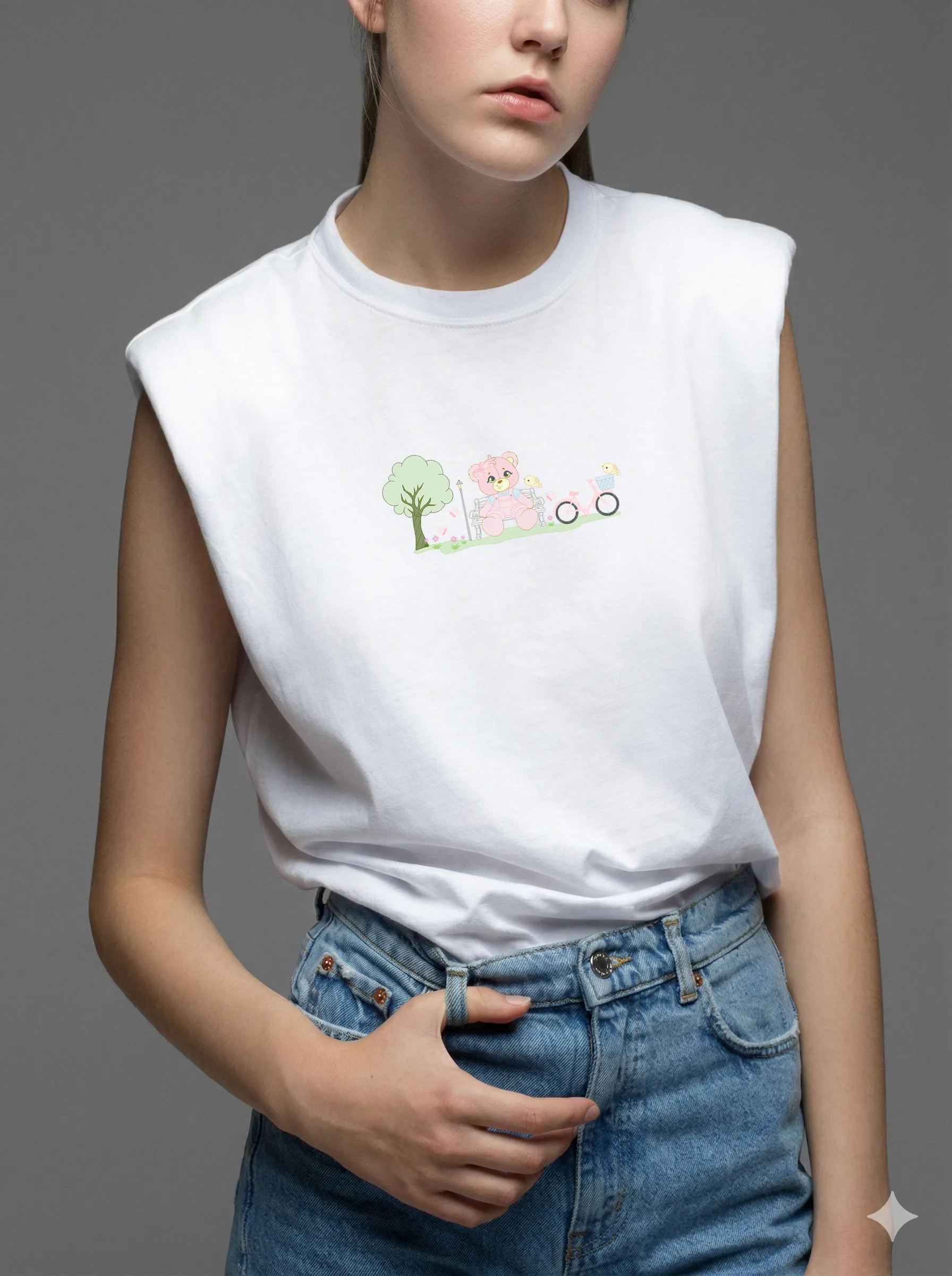 Розовый мишка в парке (миниатюра 8)