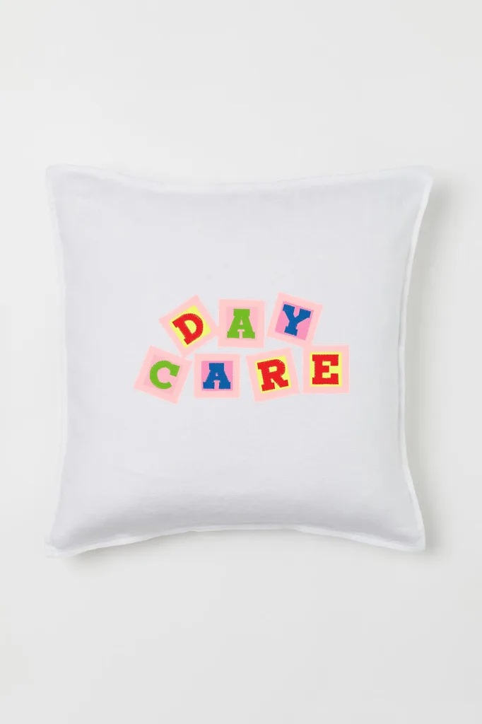 Детская надпись DAYCARE (миниатюра 2)