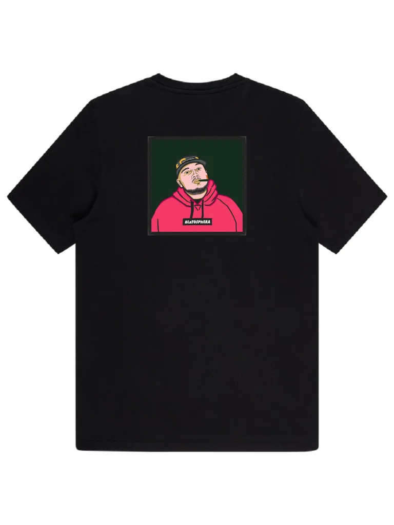 Парень в розовом худи (миниатюра 4)