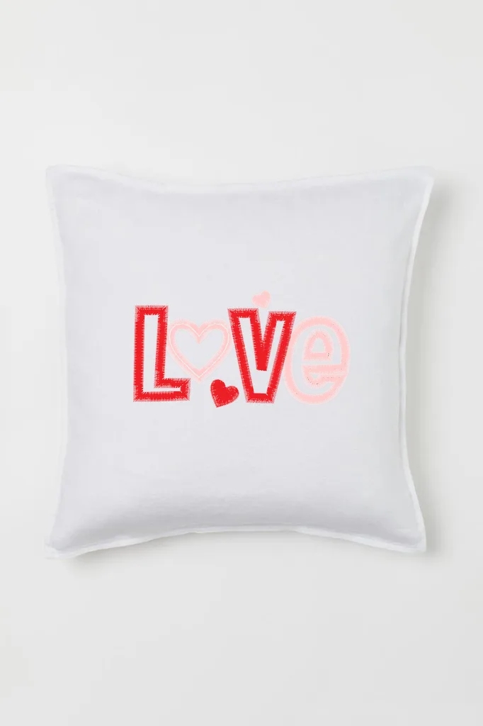 Надпись Love с сердцами (миниатюра 2)