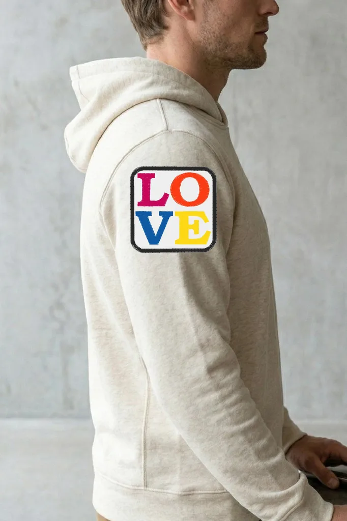 Яркая надпись LOVE (миниатюра 3)