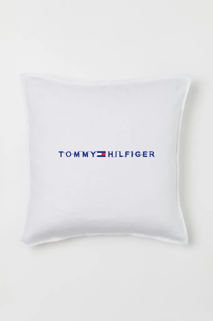 Дизайн машинной вышивки «Логотип Tommy Hilfiger» (98.2×5.8 мм) — вид 2
