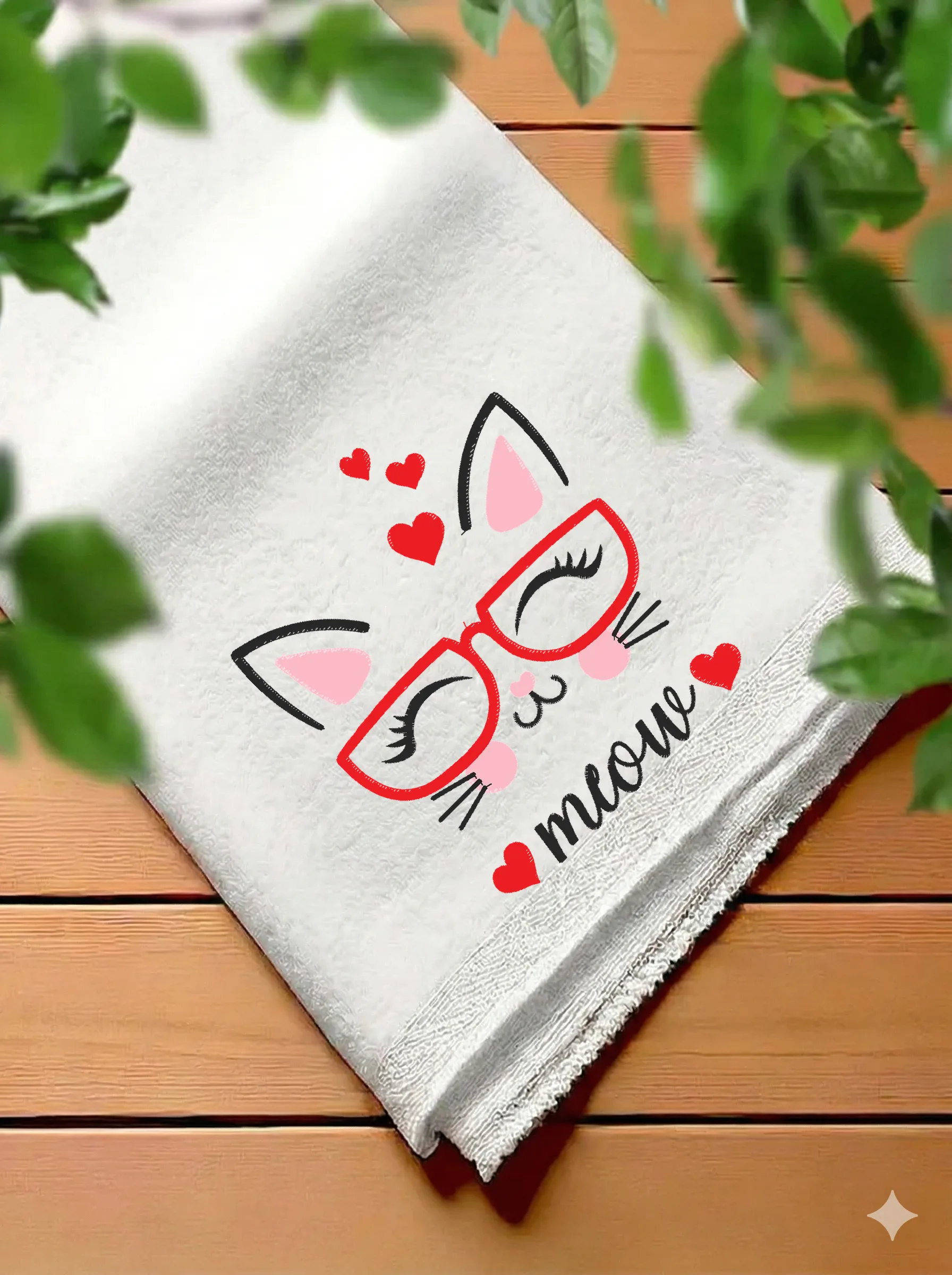 Кошечка в красных очках (миниатюра 7)