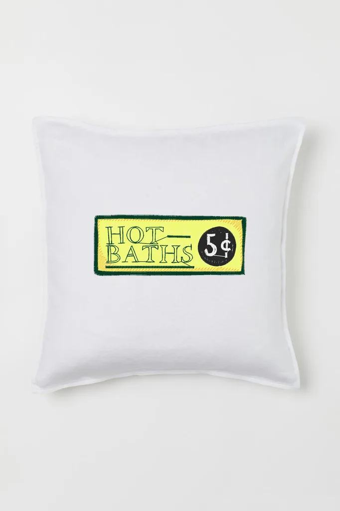 Дизайн машинной вышивки «Винтажная нашивка Hot Baths» (82.7×33.1 мм) — вид 2