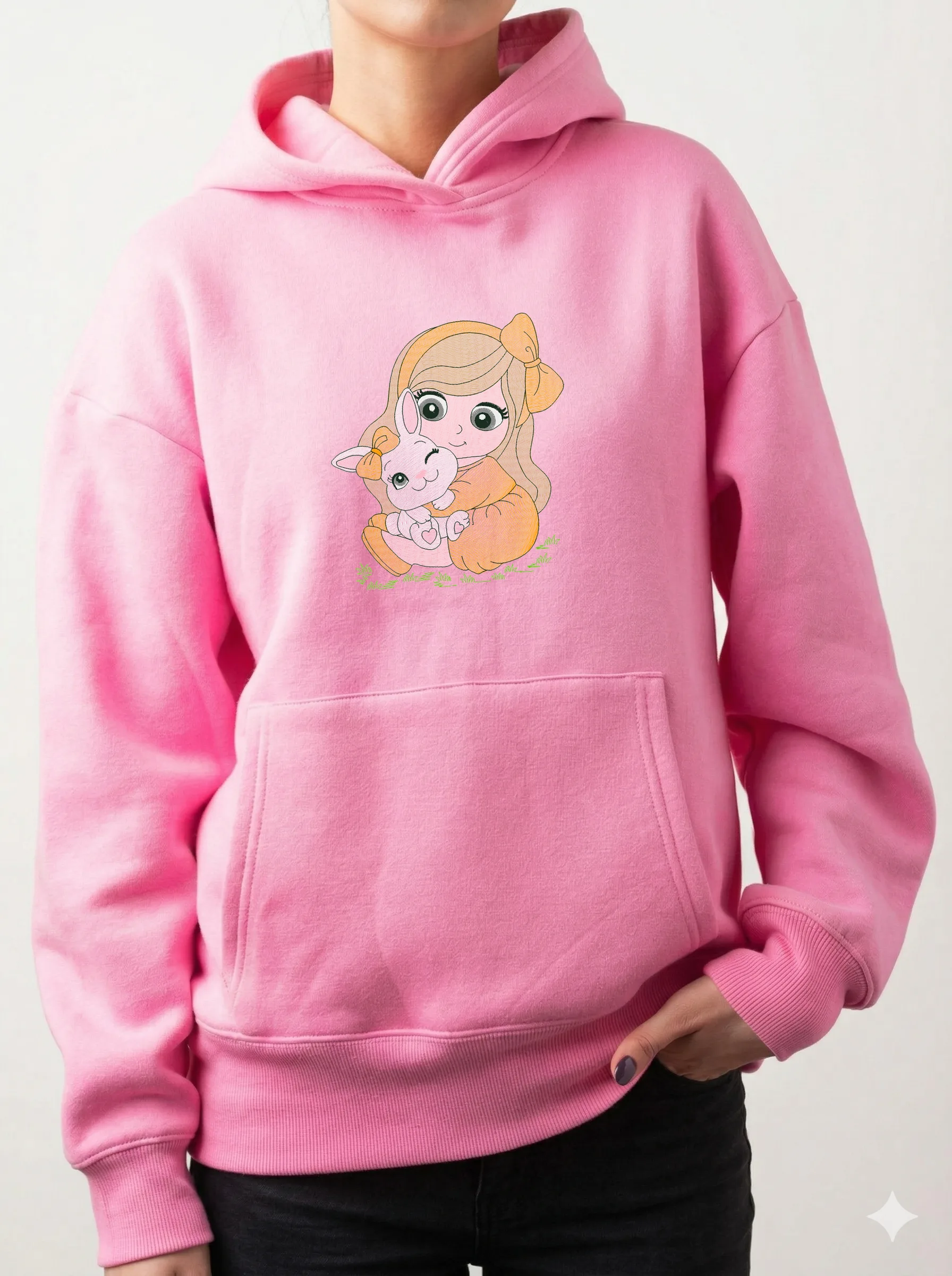 Милая девочка с зайчиком (миниатюра 12)
