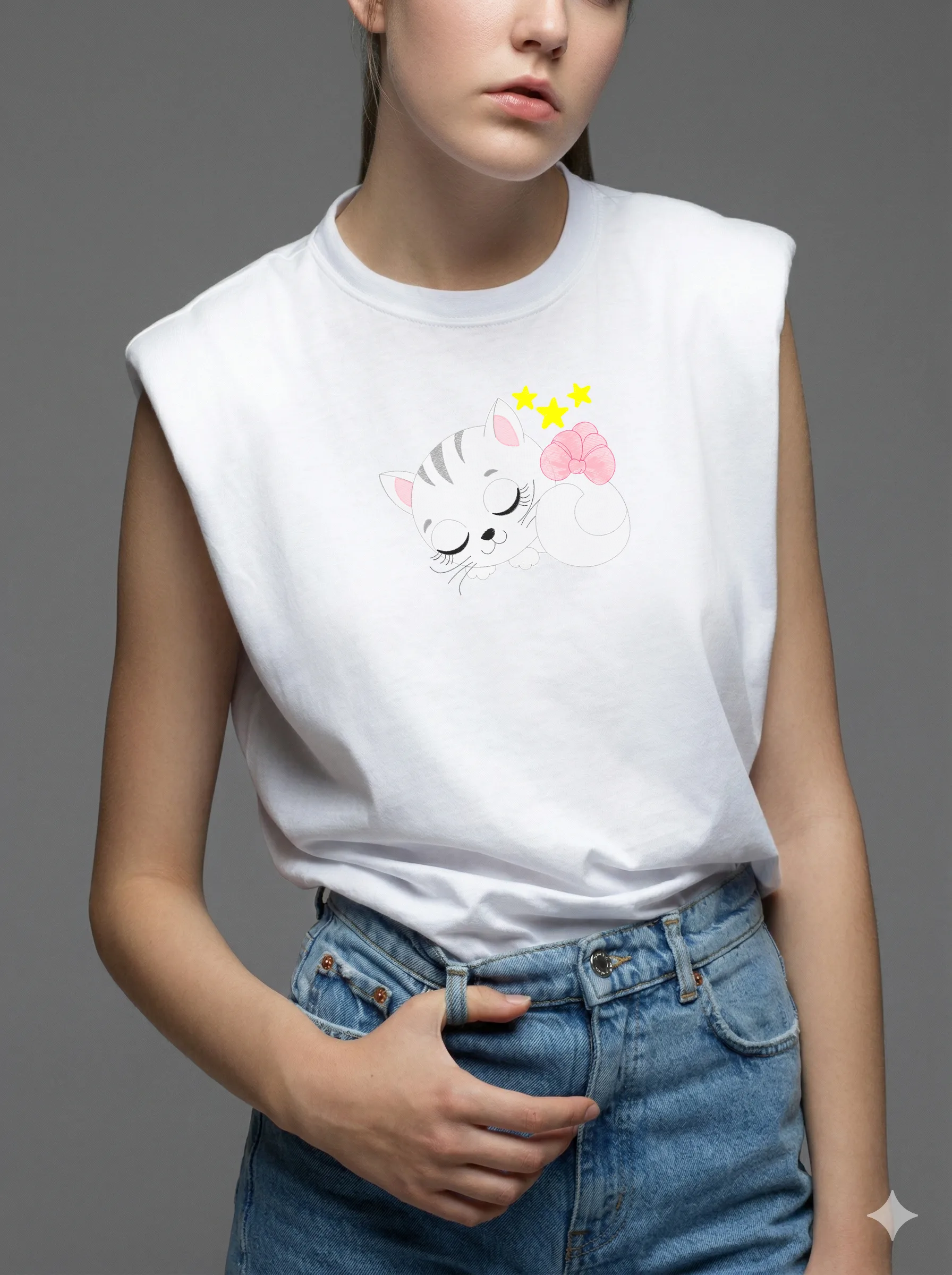Спящий котенок с бантом (миниатюра 8)