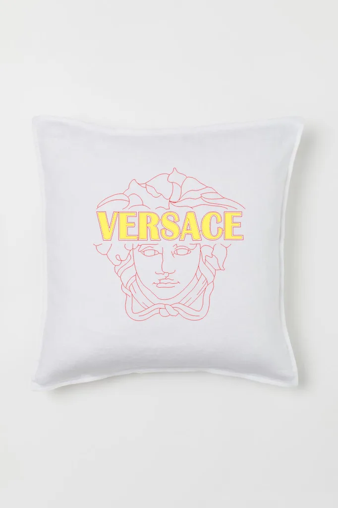 Дизайн машинной вышивки «Логотип Versace Медуза» (120×120.6 мм) — вид 2
