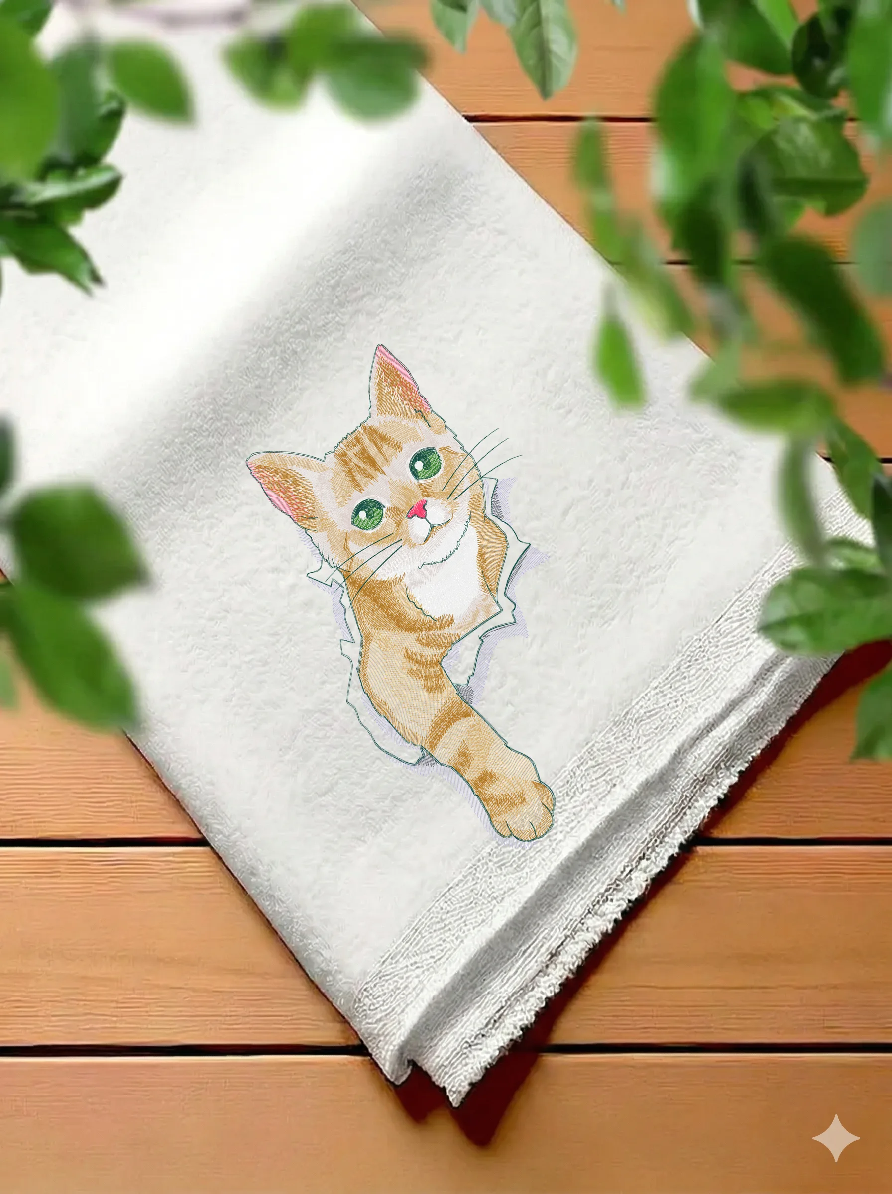 Любопытный рыжий котёнок (миниатюра 7)