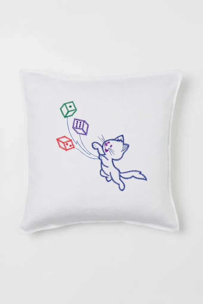 Игривый котенок с кубиками (миниатюра 2)